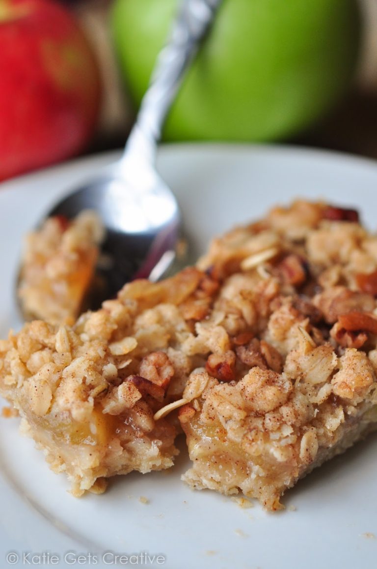 Apple Crisp from www.katiegetscreative.com